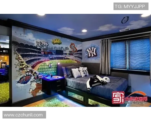 男生房间墙面装饰足球明星挂画提升空间活力与个性